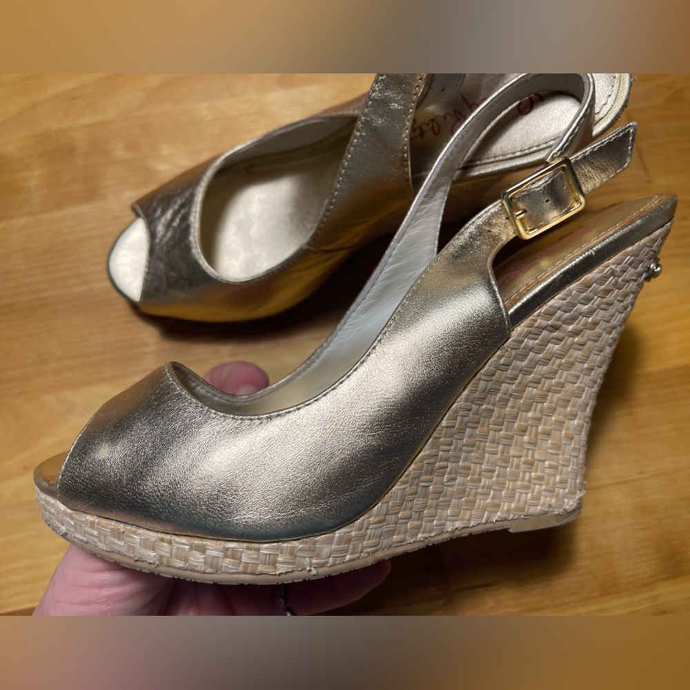 LILY PULITZER GIGI GOLD METALLIC WOVEN SLINGBACK WEDGE WOMENS SIZE 6